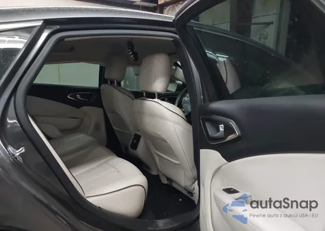 2015 Chrysler 200 C z USA, uszkodzony, nr VIN 1C3CCCCB7FN645828